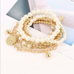 Cute pearl bracelet set